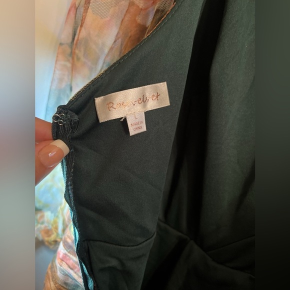 Rosevelvet watercolor ruched dress beautiful like new - Picture 5 of 6